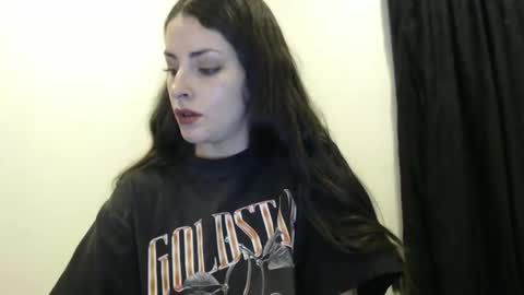 Snapshot of satansbabenia_v chatting on February 10, 2025, 1:03 am Nia online show from February 10, 2025, 1:03 am