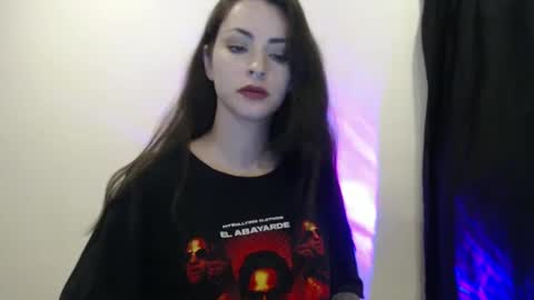Snapshot of satansbabenia_v chatting on February 21, 2025, 2:50 am Nia online show from February 21, 2025, 2:50 am