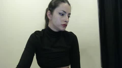 Snapshot of satansbabenia_v chatting on February 21, 2025, 11:54 pm Nia online show from February 21, 2025, 11:54 pm