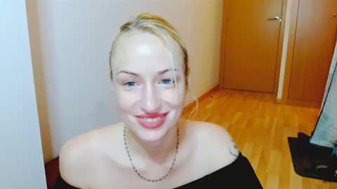 Satinqueen90 online show from October 19, 2025, 6:03 am