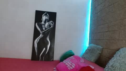 Snapshot of sativa_29 chatting on December 11, 2024, 5:48 pm Sativa online show from December 11, 2024, 5:48 pm