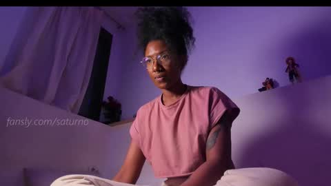 Snapshot of saturno_vibes chatting on September 23, 2025, 10:07 am saturno_vibes online show from September 23, 2025, 10:07 am