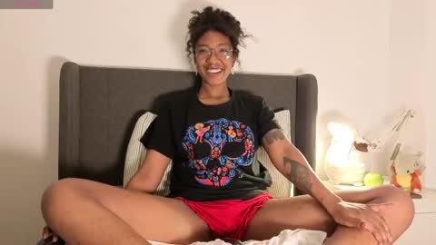 Snapshot of saturno_vibes chatting on April 16, 2026, 1:56 pm saturno_vibes online show from April 16, 2026, 1:56 pm