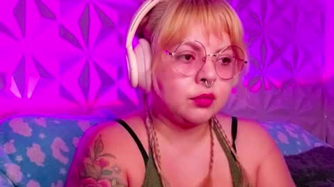 Gina George online show from October 5, 2025, 10:18 pm