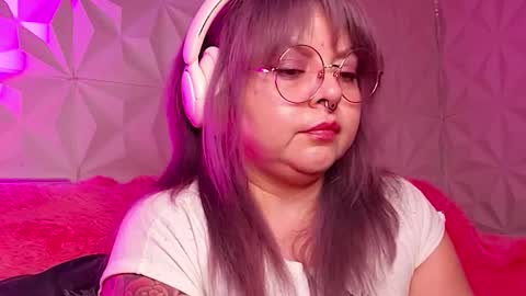 Gina George online show from October 26, 2025, 1:33 am