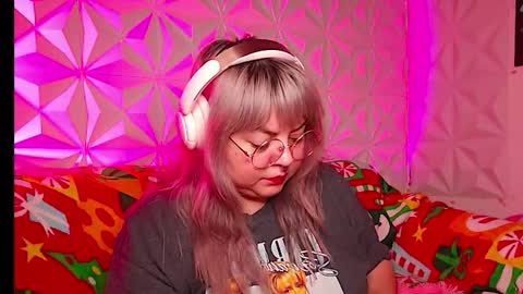 Gina George online show from December 23, 2025, 2:09 am