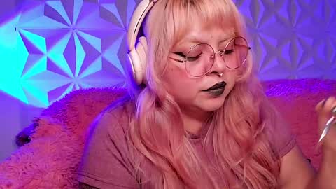 Gina George online show from May 6, 2026, 1:14 am