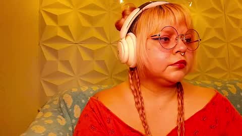 Gina George online show from May 10, 2026, 10:15 pm
