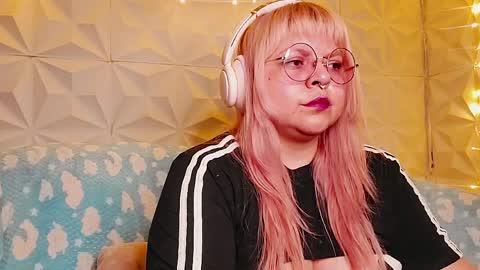 Gina George online show from May 12, 2026, 1:14 am