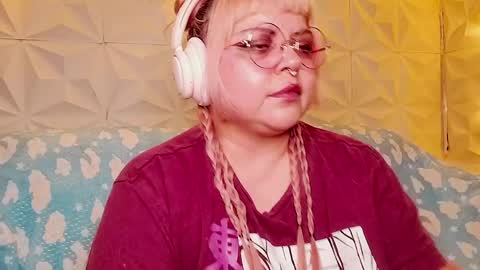 Gina George online show from May 16, 2026, 12:40 am