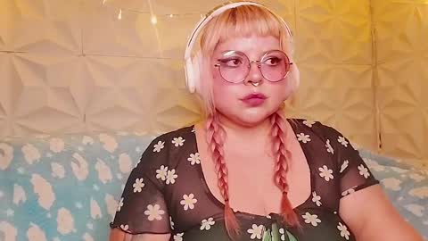 Gina George online show from May 17, 2026, 12:30 am