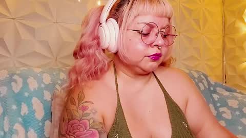 Gina George online show from May 17, 2026, 10:28 pm