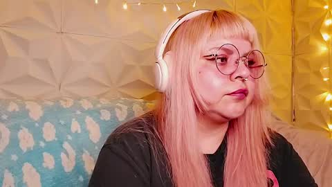 Gina George online show from May 19, 2026, 1:00 am