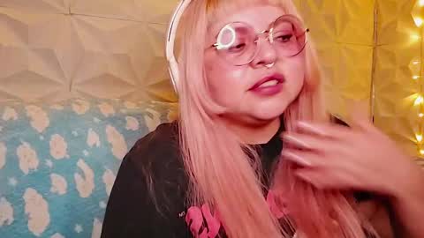 Gina George online show from May 19, 2026, 1:56 am