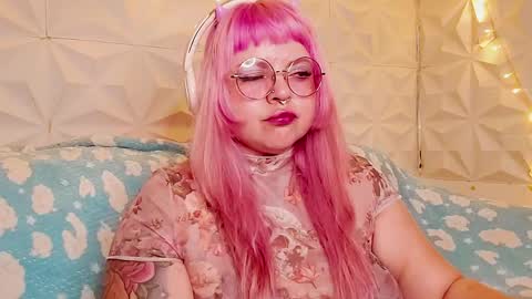 Gina George online show from May 24, 2026, 2:49 am