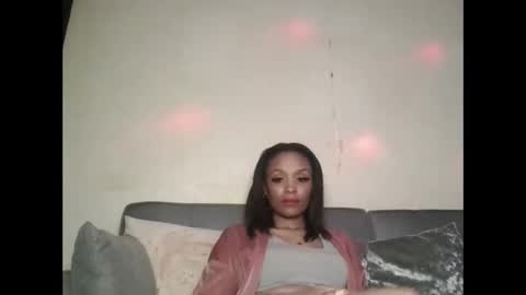 Snapshot of saucy_shanice chatting on November 19, 2025, 12:54 am Shaniiice online show from November 19, 2025, 12:54 am