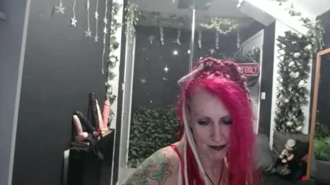 Snapshot of saucysky chatting on February 27, 2026, 10:54 pm SaucySky online show from February 27, 2026, 10:54 pm