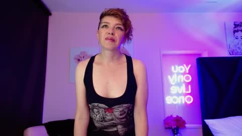 Snapshot of sauvage_lilith chatting on December 4, 2025, 8:28 pm lilith online show from December 4, 2025, 8:28 pm