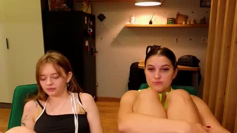 Snapshot of sav_anna chatting on October 4, 2025, 1:31 pm LUNA and ANNA online show from October 4, 2025, 1:31 pm