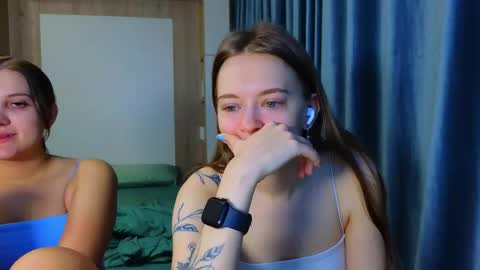 Snapshot of sav_anna chatting on December 14, 2025, 5:29 pm LUNA and ANNA online show from December 14, 2025, 5:29 pm