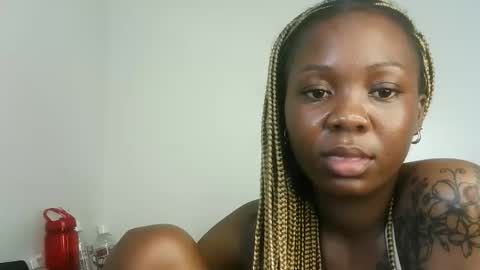 Snapshot of savage_and_sweet chatting on May 27, 2026, 2:03 pm savage_and_sweet online show from May 27, 2026, 2:03 pm