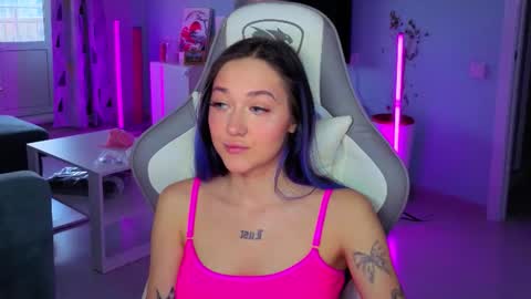 Snapshot of savage_lust_ chatting on February 19, 2026, 2:07 am Ariel online show from February 19, 2026, 2:07 am