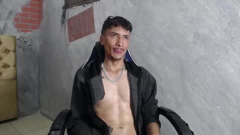 SavageLover  online show from December 16, 2025, 4:45 pm