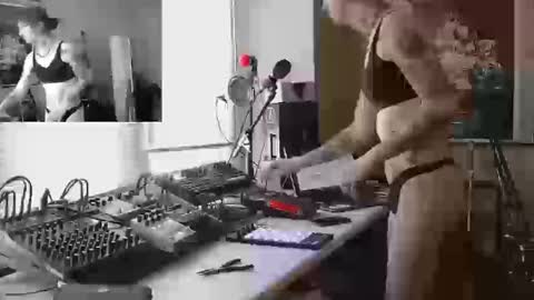 Snapshot of savagewaves chatting on March 12, 2026, 5:08 pm savagewaves online show from March 12, 2026, 5:08 pm