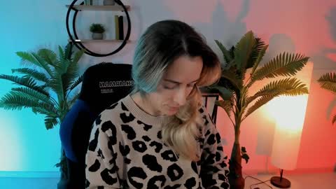 Snapshot of save_the_qween chatting on December 22, 2024, 5:12 am save the qween online show from December 22, 2024, 5:12 am