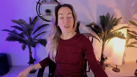 Snapshot of save_the_qween chatting on December 28, 2024, 7:00 am save the qween online show from December 28, 2024, 7:00 am