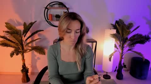 Snapshot of save_the_qween chatting on January 30, 2025, 7:18 am save the qween online show from January 30, 2025, 7:18 am