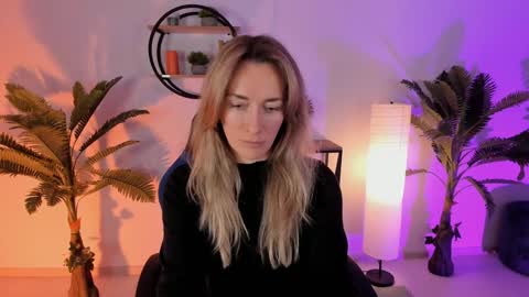 Snapshot of save_the_qween chatting on January 31, 2025, 6:57 am save the qween online show from January 31, 2025, 6:57 am