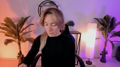 Snapshot of save_the_qween chatting on February 1, 2025, 7:15 am save the qween online show from February 1, 2025, 7:15 am