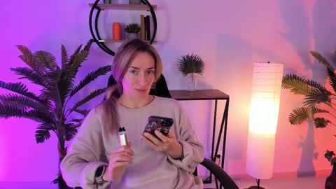 Snapshot of save_the_qween chatting on February 9, 2025, 5:19 am save the qween online show from February 9, 2025, 5:19 am