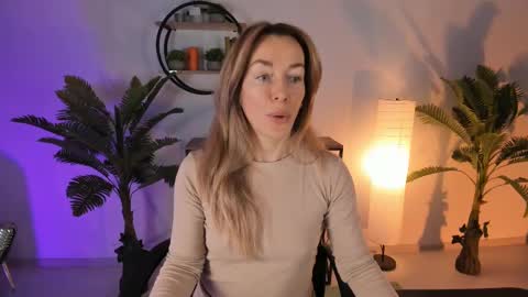 Snapshot of save_the_qween chatting on February 16, 2025, 5:15 am save the qween online show from February 16, 2025, 5:15 am