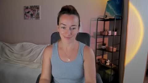 Snapshot of save_the_qween chatting on October 4, 2025, 9:18 am save the qween online show from October 4, 2025, 9:18 am