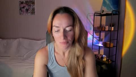 Snapshot of save_the_qween chatting on October 5, 2025, 11:19 am save the qween online show from October 5, 2025, 11:19 am