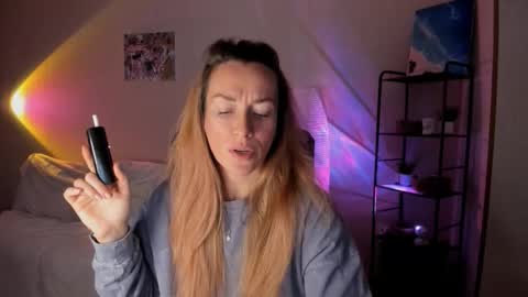 Snapshot of save_the_qween chatting on October 26, 2025, 11:05 am save the qween online show from October 26, 2025, 11:05 am