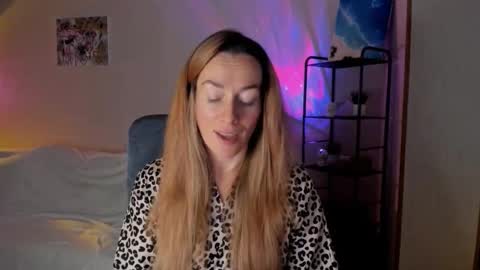 Snapshot of save_the_qween chatting on November 29, 2025, 7:33 am save the qween online show from November 29, 2025, 7:33 am