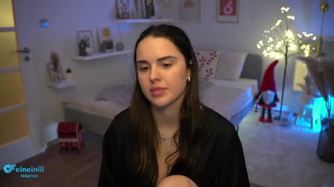 Snapshot of savvage_play chatting on January 3, 2025, 10:51 pm Naomi online show from January 3, 2025, 10:51 pm