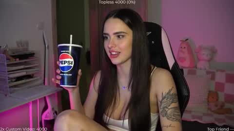 Naomi online show from November 16, 2025, 7:19 pm