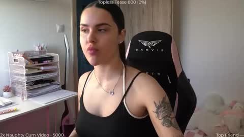 Snapshot of savvage_play chatting on March 19, 2026, 4:22 pm Naomi online show from March 19, 2026, 4:22 pm