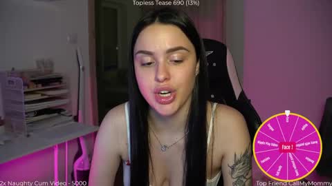 Snapshot of savvage_play chatting on March 25, 2026, 5:30 pm Naomi online show from March 25, 2026, 5:30 pm