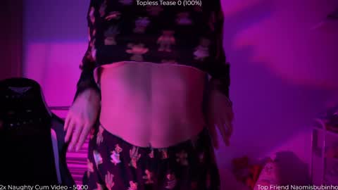 Snapshot of savvage_play chatting on April 15, 2026, 7:58 pm Naomi online show from April 15, 2026, 7:58 pm