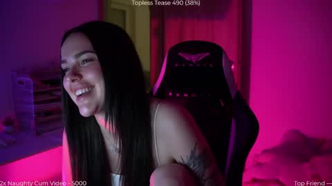 Snapshot of savvage_play chatting on April 19, 2026, 6:43 pm Naomi online show from April 19, 2026, 6:43 pm