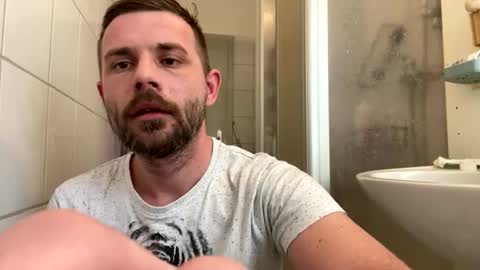 Snapshot of sawa08051989 chatting on December 19, 2025, 11:28 am chamomile online show from December 19, 2025, 11:28 am