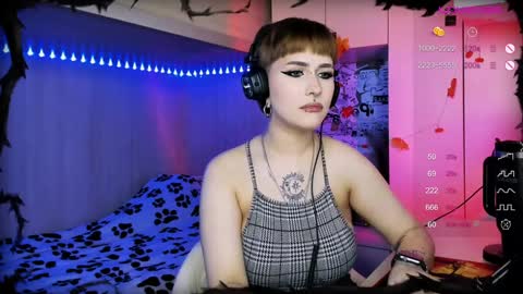 Snapshot of say_mary chatting on December 11, 2024, 4:31 pm pronoun she. name Mary. age 21. online show from December 11, 2024, 4:31 pm