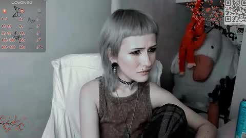 Snapshot of say_mary chatting on November 12, 2025, 5:13 pm pronoun she. name Mary. age 21. online show from November 12, 2025, 5:13 pm