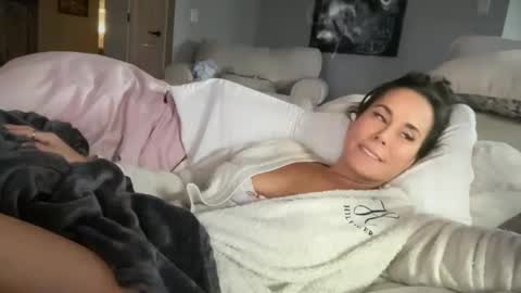 Good Girls Say Please...and Thank You online show from December 16, 2024, 6:49 pm