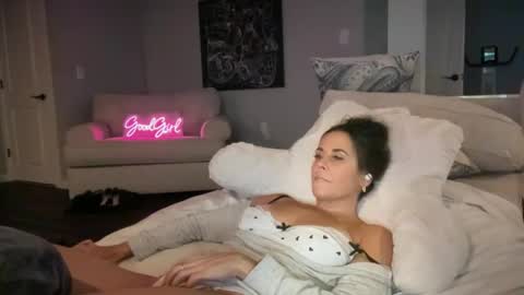 Good Girls Say Please...and Thank You online show from December 19, 2024, 10:53 pm